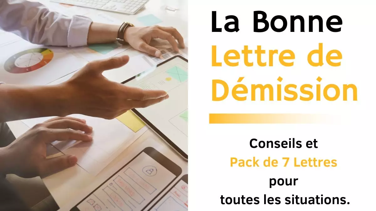 Personne rédigeant une lettre de démission professionnelle sur un bureau avec ordinateur portable et documents